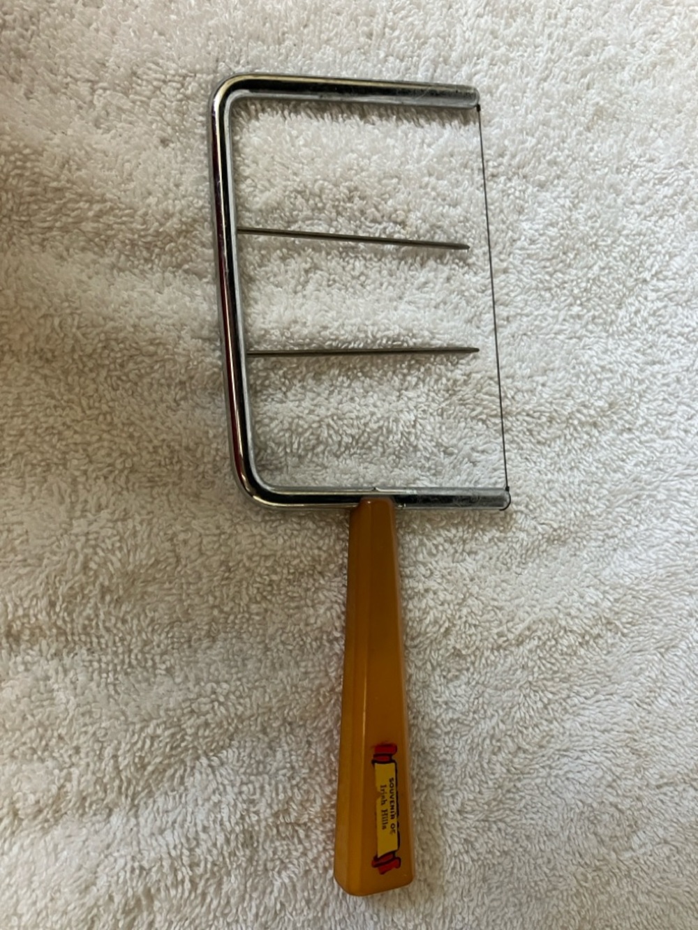 Vintage Bakelite Angel Food Cake Slicer with Butterscotch  Handle